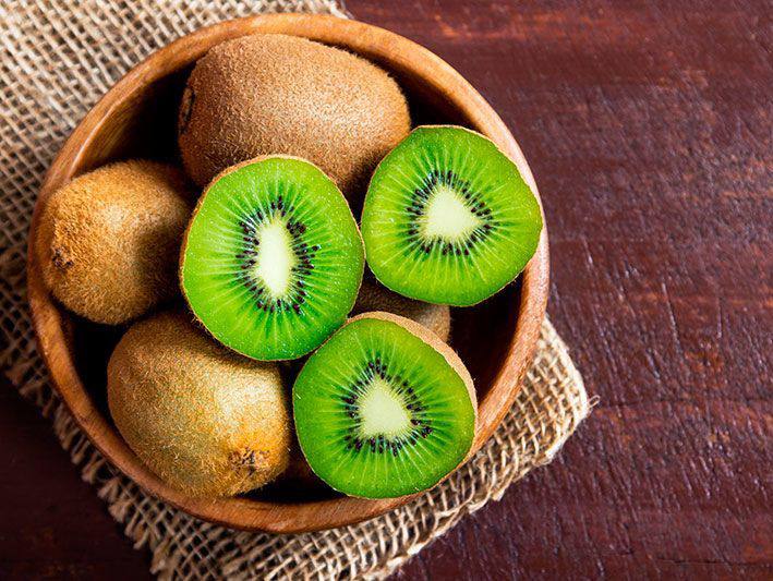 Dlaczego warto jeść kiwi ze skórką?